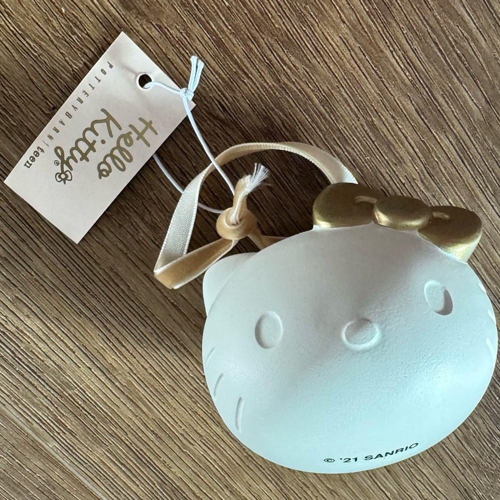 POTTERY BARN (SANRIO)-NWT White Ceramic Hello Kitty Ornament